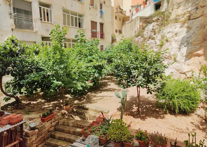 La Rupe E Il Giardino